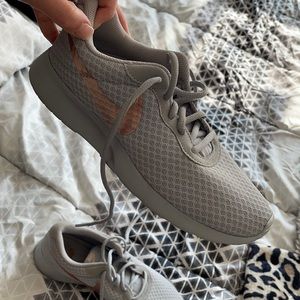 Nike women’s sneakers